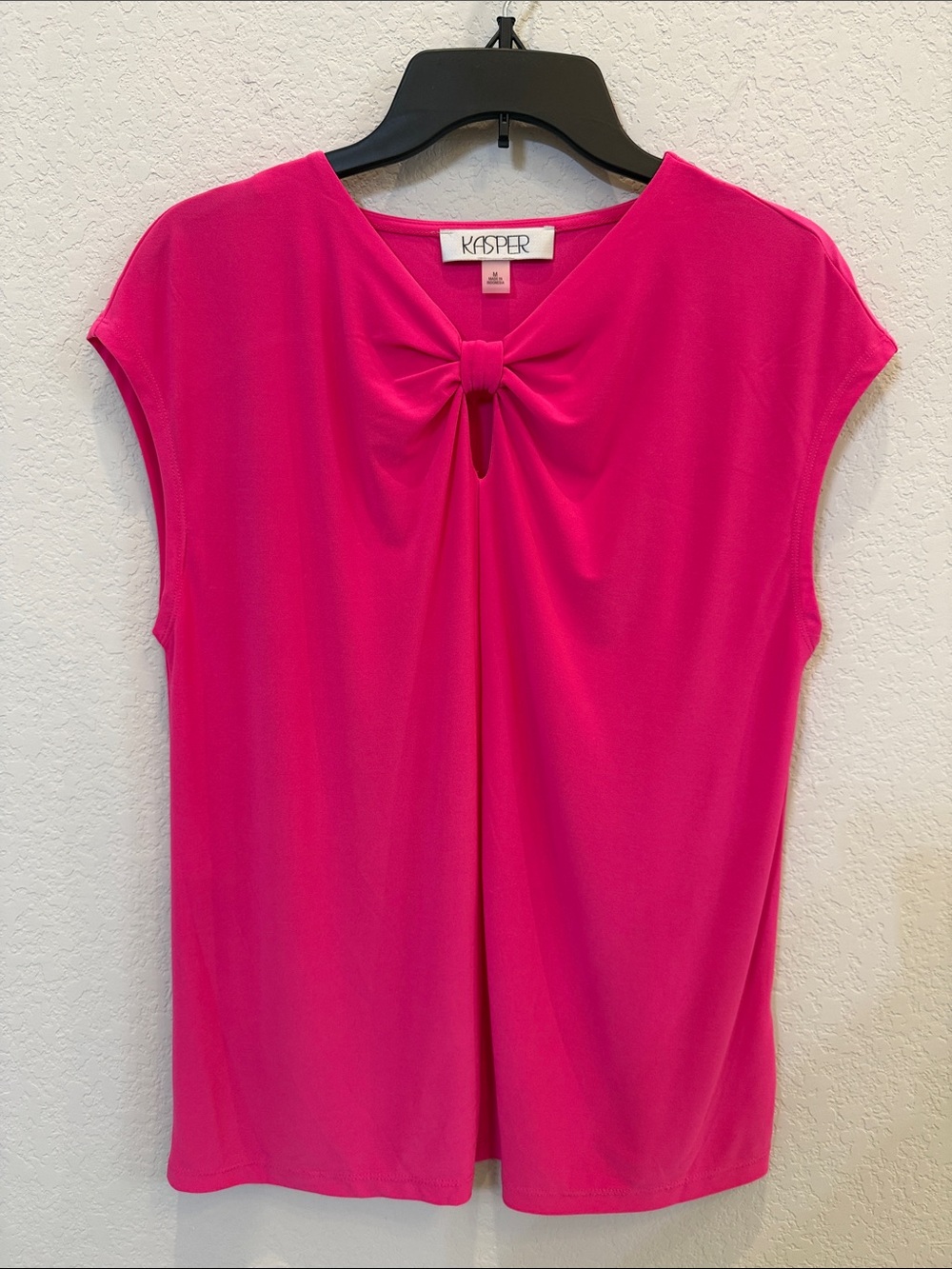 Kasper Hot Pink Knot Keyhole Top